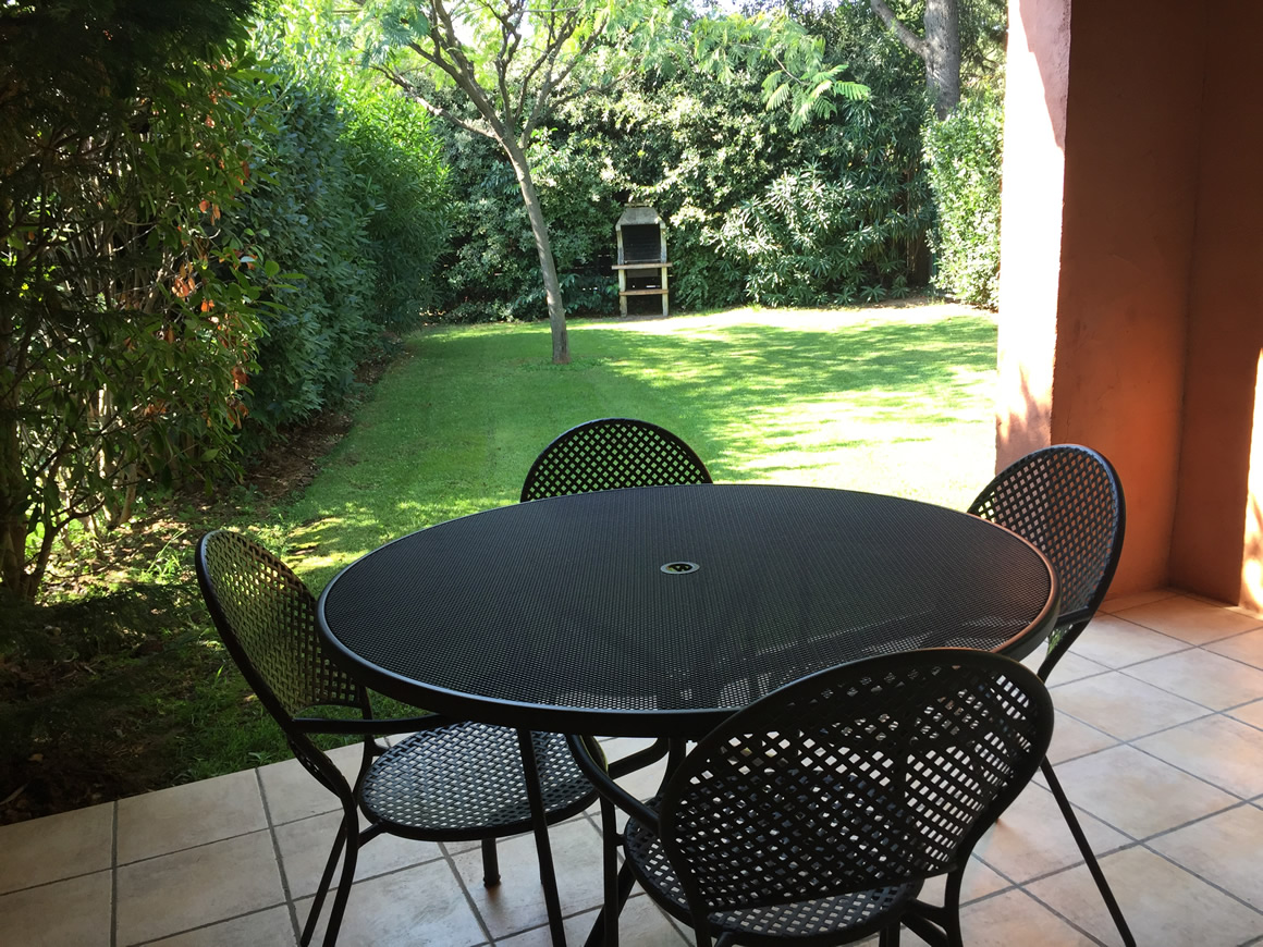 https://www.respelido.com/wp-content/uploads/2016/09/location-vacances-villa-nice-detente.jpeg