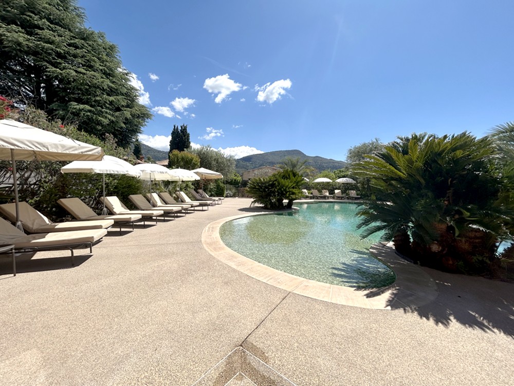 https://www.respelido.com/wp-content/uploads/2016/09/residence-de-vacances-pres-de-nice-carros-respelido-la-piscine_16.jpg