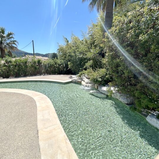 https://www.respelido.com/wp-content/uploads/2016/09/residence-de-vacances-pres-de-nice-carros-respelido-la-piscine_23-540x540.jpg