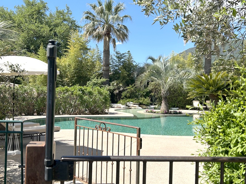 https://www.respelido.com/wp-content/uploads/2016/09/residence-de-vacances-pres-de-nice-carros-respelido-la-piscine_4.jpg