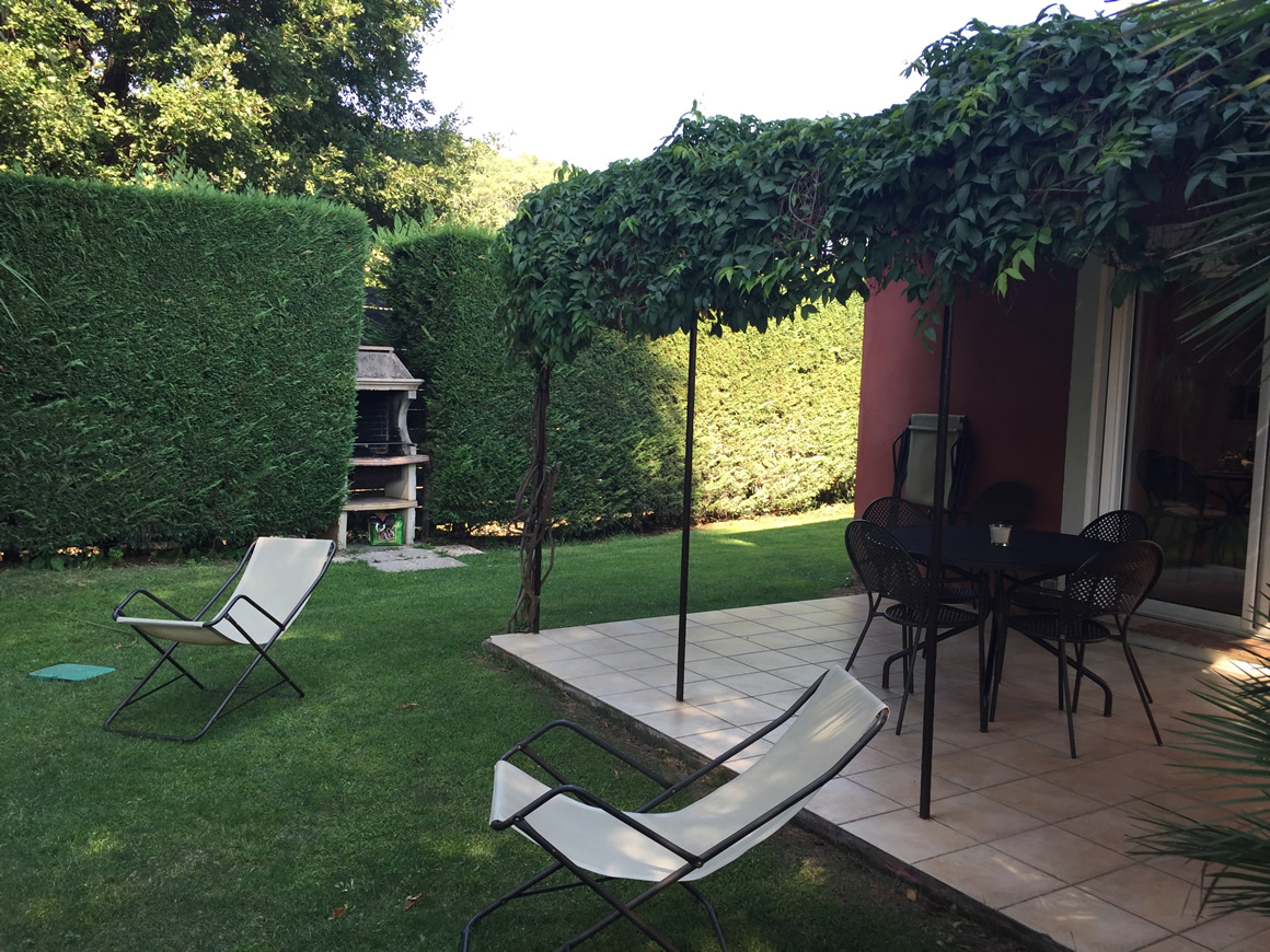 https://www.respelido.com/wp-content/uploads/2016/09/terrasse-villa-de-vacances-en-france.jpeg